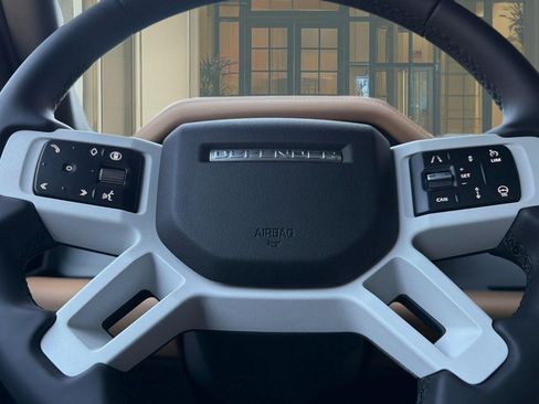 New 2026 Land Rover Defender 110 X-Dynamic SE AWD/4WD image 17