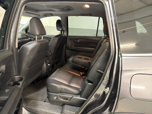 Used 2017 Honda Pilot Touring image 8