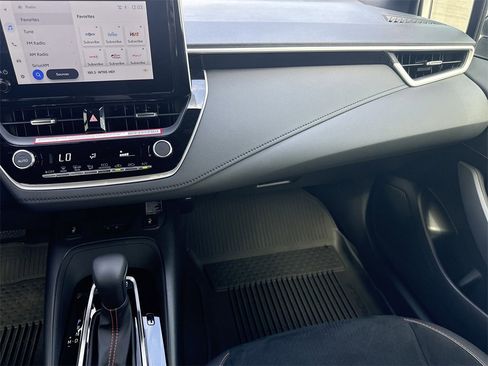 Used 2026 Toyota Corolla SE image 15