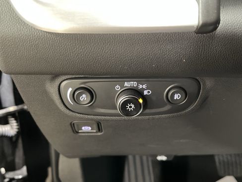 Used 2024 GMC Terrain SLT image 20