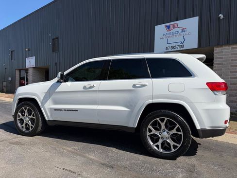 Used 2018 Jeep Grand Cherokee Limited AWD/4WD image 4
