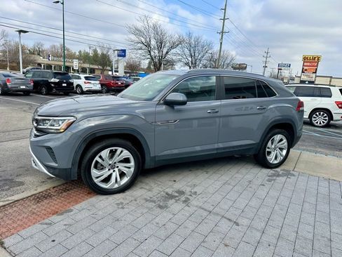 Used 2020 Volkswagen Atlas Cross Sport SEL image 3