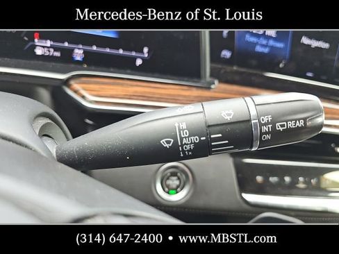 Used 2023 Cadillac Escalade Luxury AWD/4WD image 24