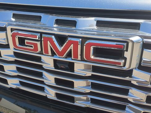 Used 2026 GMC Terrain Denali AWD/4WD image 31