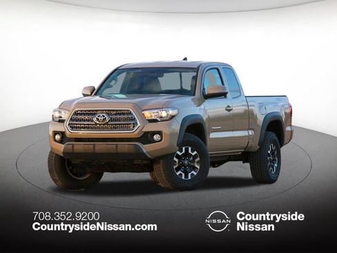 Used 2017 Toyota Tacoma TRD Sport w/ Tow Package (A/T) AWD/4WD image 1