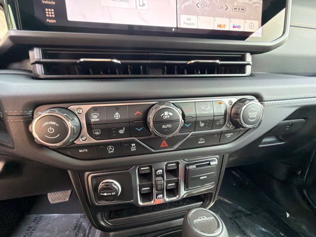 New 2026 Jeep Gladiator Mojave AWD/4WD image 22