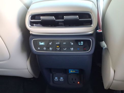 Used 2025 Genesis GV80 3.5T Prestige AWD/4WD image 15