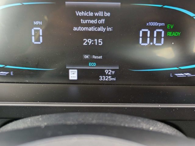 Certified 2025 Hyundai Elantra Hybrid FWD image 24