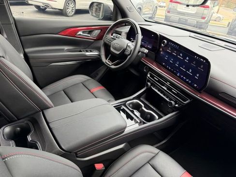 Used 2026 Chevrolet Traverse RS image 5