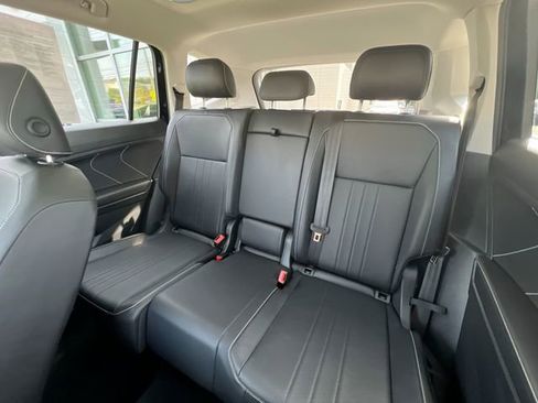 Certified 2022 Volkswagen Tiguan SE w/ Panoramic Sunroof Package image 22