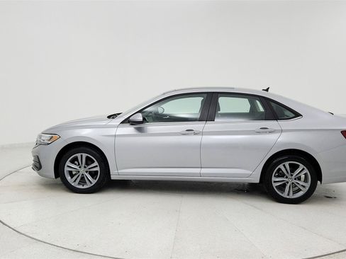 Used 2024 Volkswagen Jetta SE FWD image 2