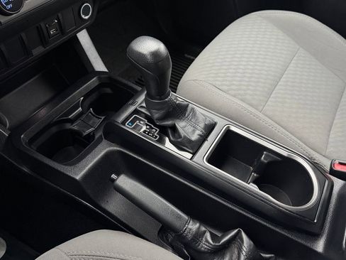 Used 2020 Toyota Tacoma SR image 26