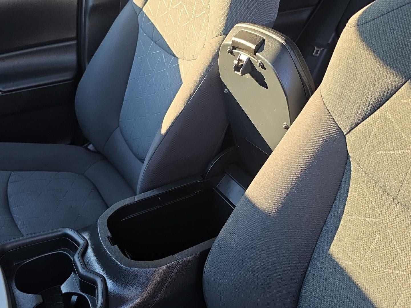 Used 2020 Toyota RAV4 XLE w/ Convenience Package AWD/4WD image 21