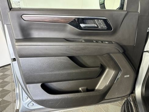 Certified 2025 Chevrolet Suburban Premier AWD/4WD image 25