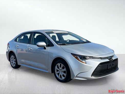 Certified 2025 Toyota Corolla LE FWD image 9