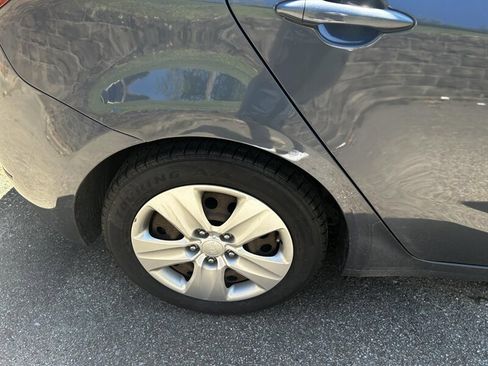 Used 2016 Kia Forte LX FWD image 11
