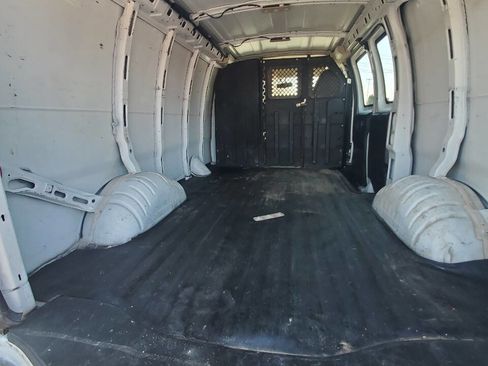 Used 2015 GMC Savana 2500 image 20