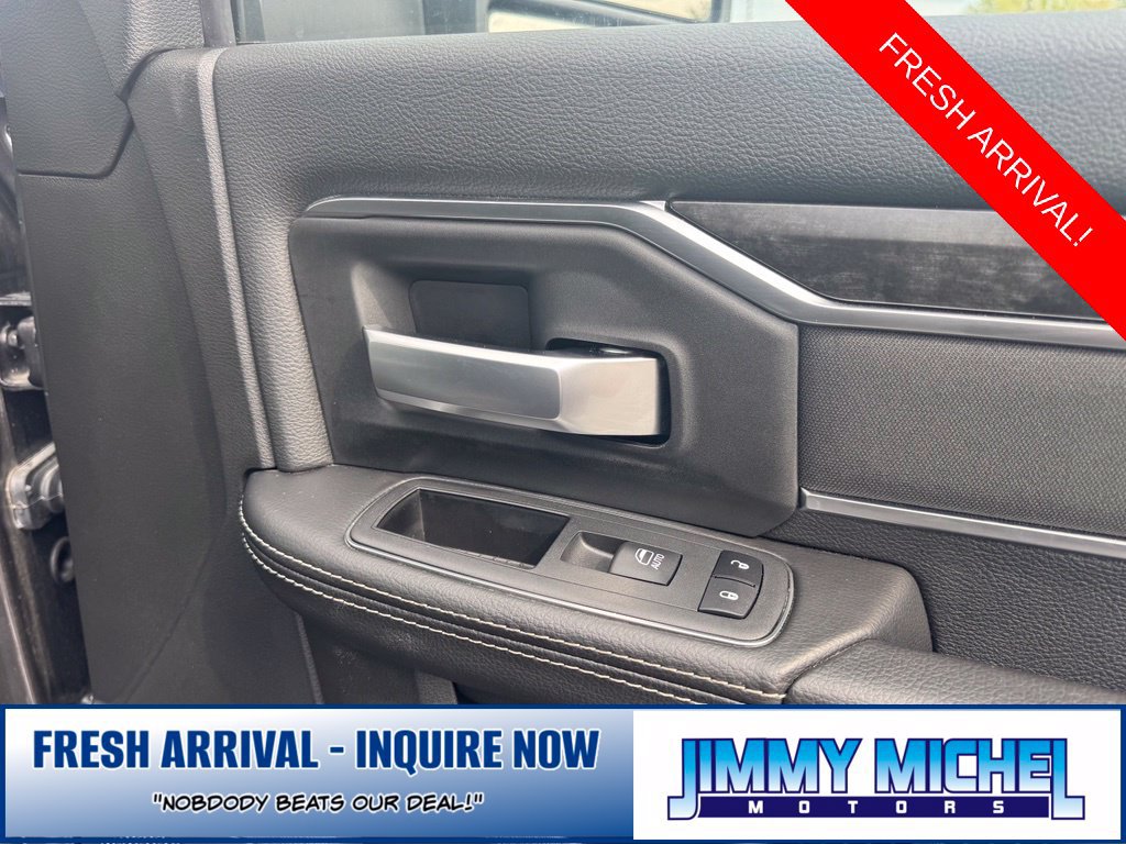Used 2024 RAM 3500 Big Horn w/ Night Edition AWD/4WD image 15