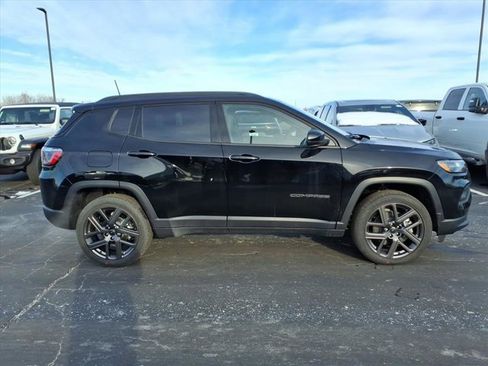 New 2026 Jeep Compass Latitude image 17