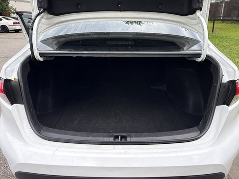 Used 2021 Toyota Corolla LE FWD image 16