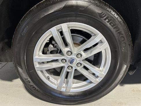 Used 2021 Ford Explorer XLT w/ Equipment Group 202A image 14