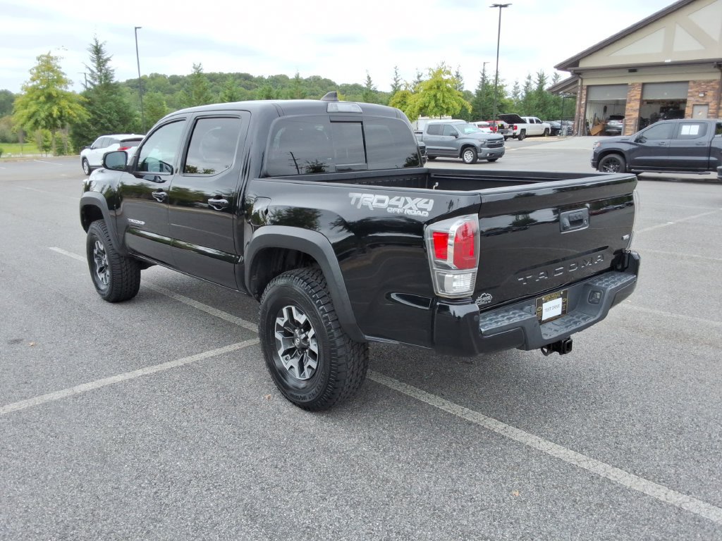 Used 2020 Toyota Tacoma TRD Off-Road w/ TRD Premium Off Road Package AWD/4WD image 7