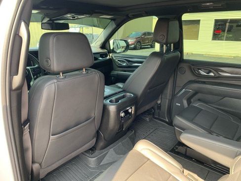 Used 2024 GMC Yukon XL Denali AWD/4WD image 12