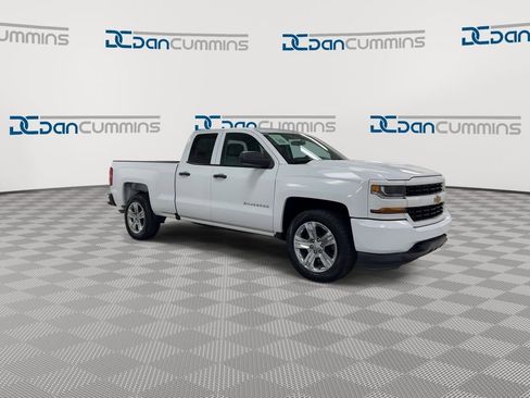 Used 2016 Chevrolet Silverado 1500 Custom w/ Custom Convenience Package image 2