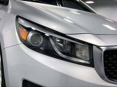 Used 2016 Kia Sedona L FWD image 29
