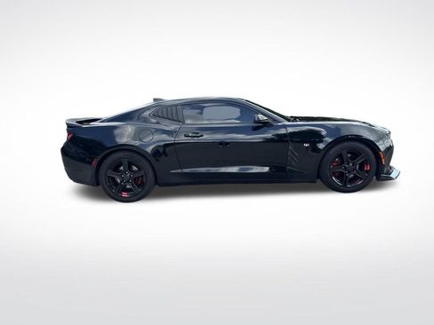 Used 2017 Chevrolet Camaro LT RWD image 4