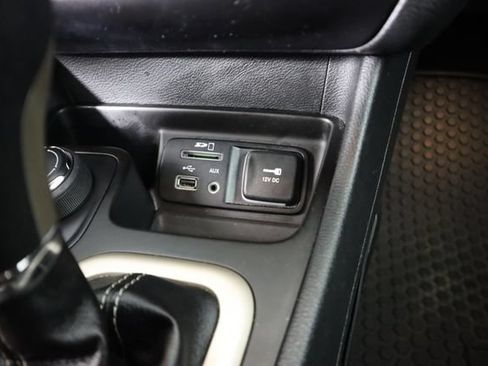 Used 2014 Jeep Cherokee Latitude w/ Cold Weather Group AWD/4WD image 47
