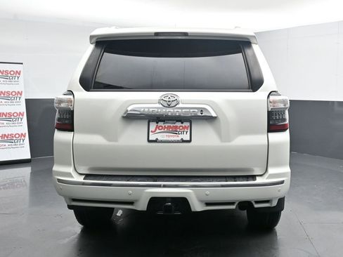 Used 2017 Toyota 4Runner Limited image 8