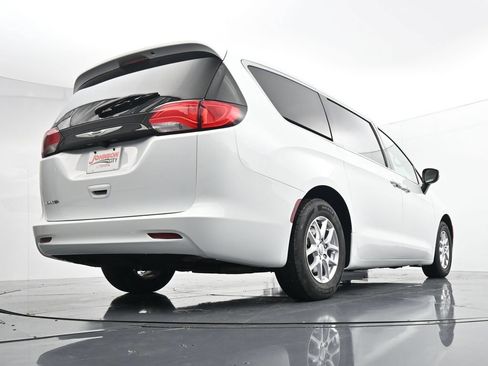 Used 2023 Chrysler Voyager LX FWD image 36