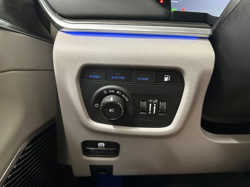 Certified 2022 Jeep Grand Cherokee Overland AWD/4WD image 20