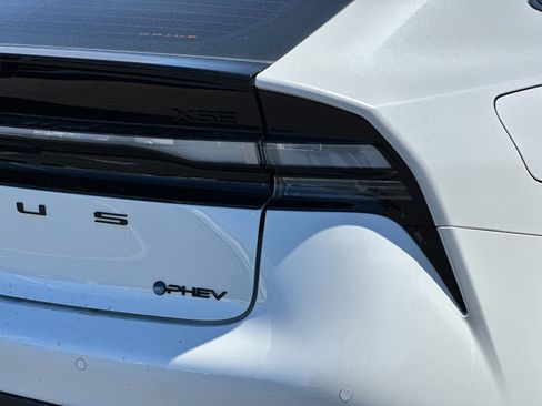 New 2026 Toyota Prius Plug-In Hybrid FWD image 29