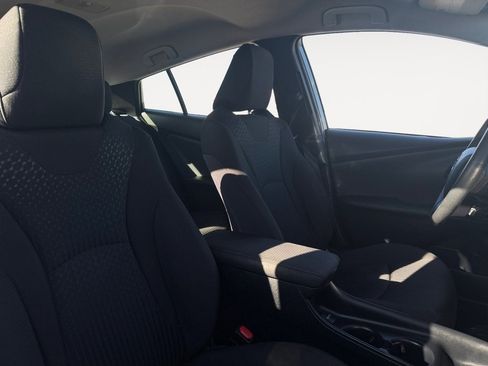 Used 2016 Toyota Prius Two image 15