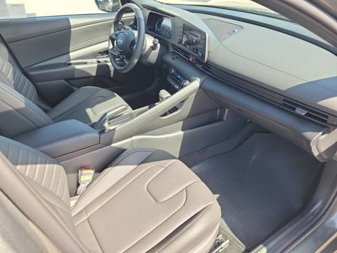New 2026 Hyundai Elantra SEL Sport FWD image 21