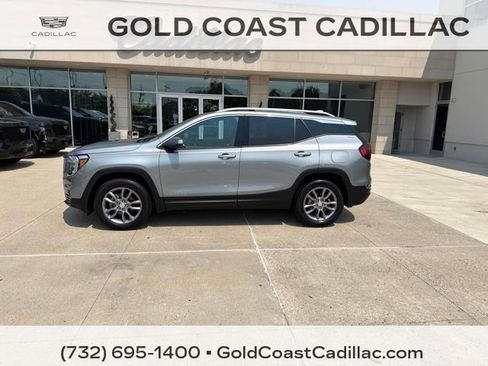 Used 2023 GMC Terrain SLT w/ Tech Package AWD/4WD image 2