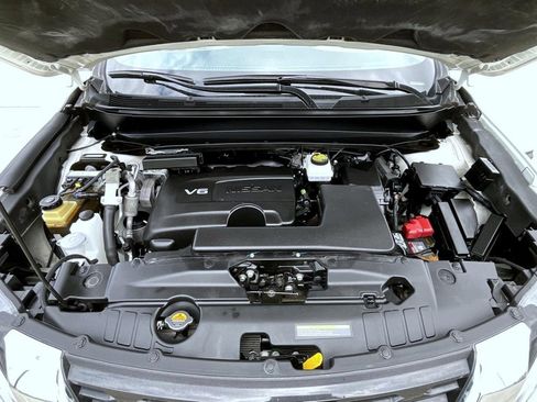 Used 2018 Nissan Pathfinder SL AWD/4WD image 27