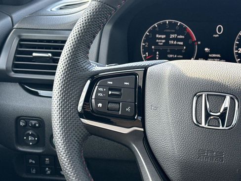 Used 2026 Honda Ridgeline Black Edition image 25