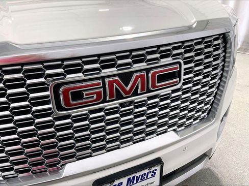 Used 2021 GMC Yukon Denali image 30