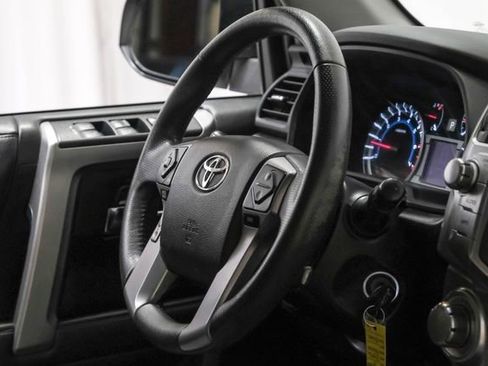 Used 2019 Toyota 4Runner SR5 AWD/4WD image 22