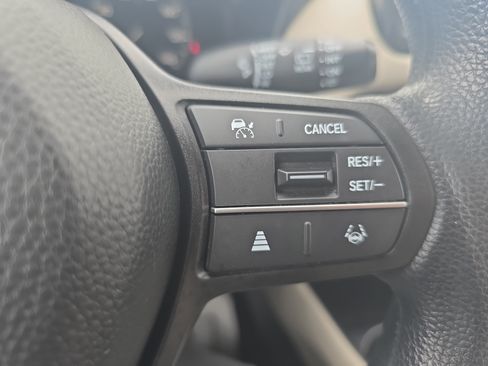 Used 2024 Honda HR-V LX image 17
