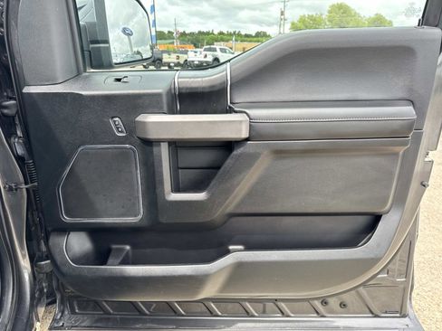 Used 2018 Ford F150 Platinum w/ Equipment Group 701A Luxury AWD/4WD image 13