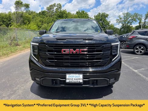 Used 2023 GMC Sierra 1500 Elevation AWD/4WD image 2