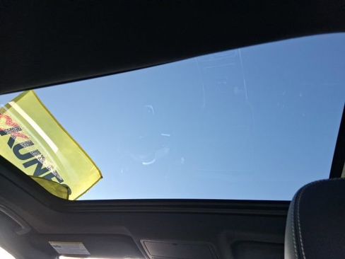 Used 2018 Jaguar XE R-Sport image 12