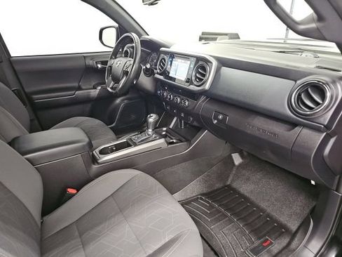 Used 2016 Toyota Tacoma TRD Sport w/ Towing Package AWD/4WD image 33