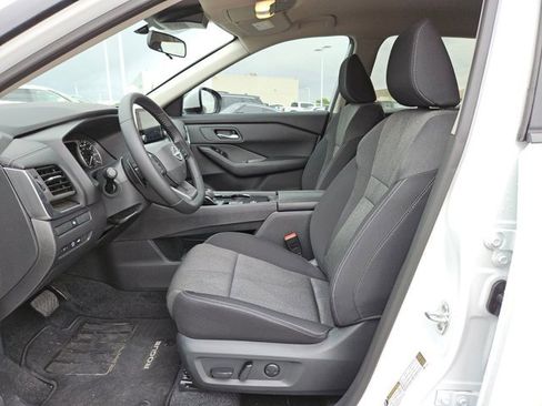 Certified 2026 Nissan Rogue SV image 15