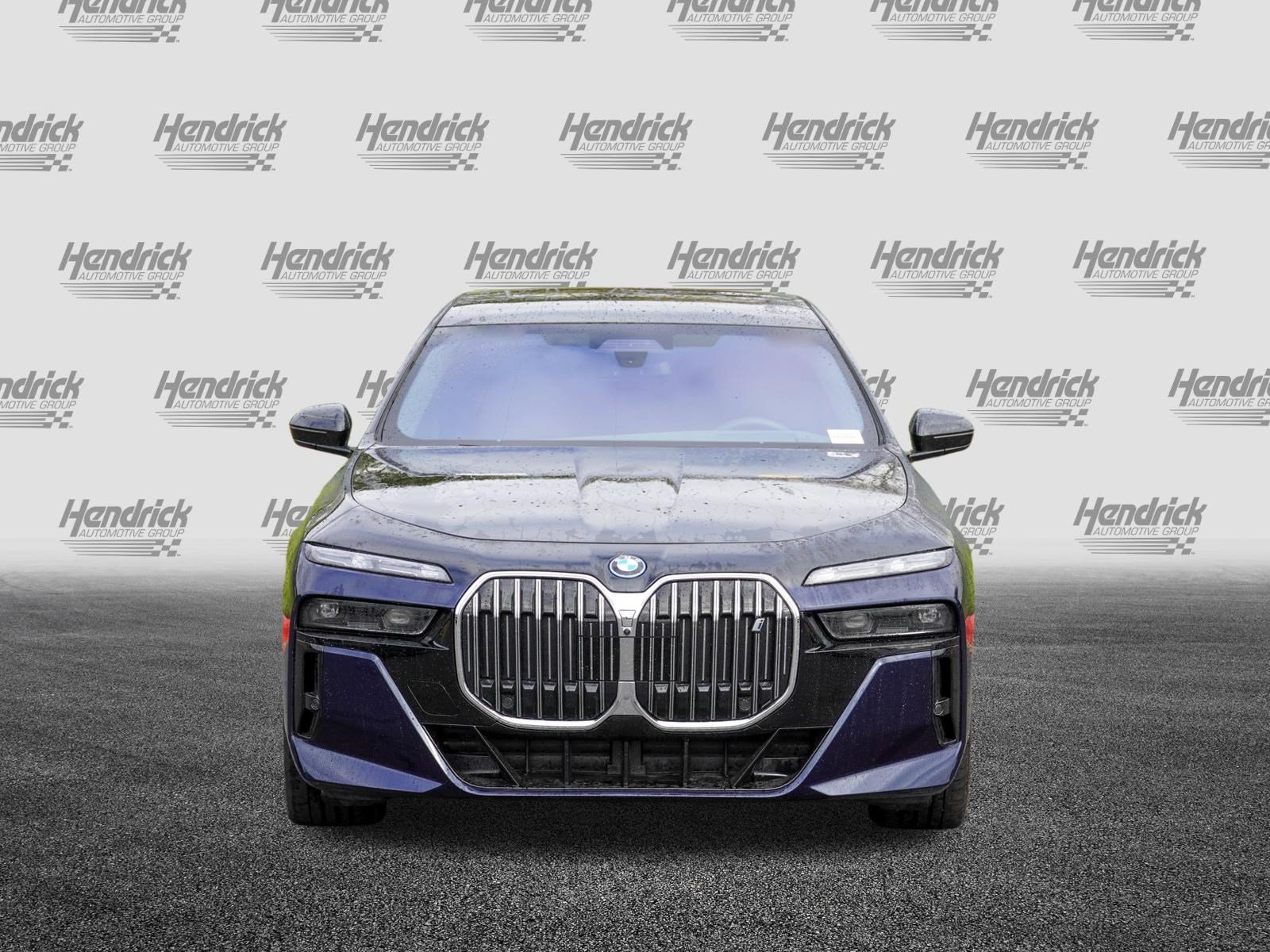 Certified 2023 BMW i7 xDrive60 w/ Executive Package 2 AWD/4WD image 3
