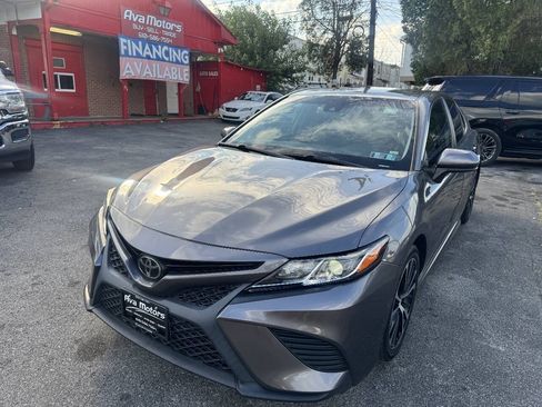 Used 2019 Toyota Camry SE FWD image 9